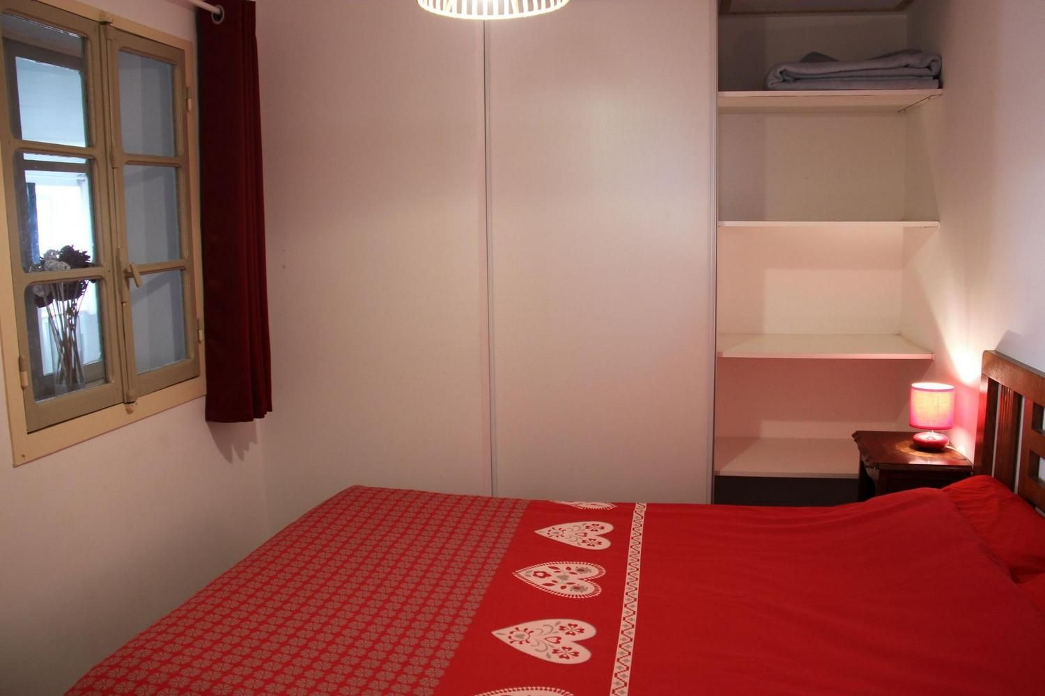 La même chambre, côté fenêtre