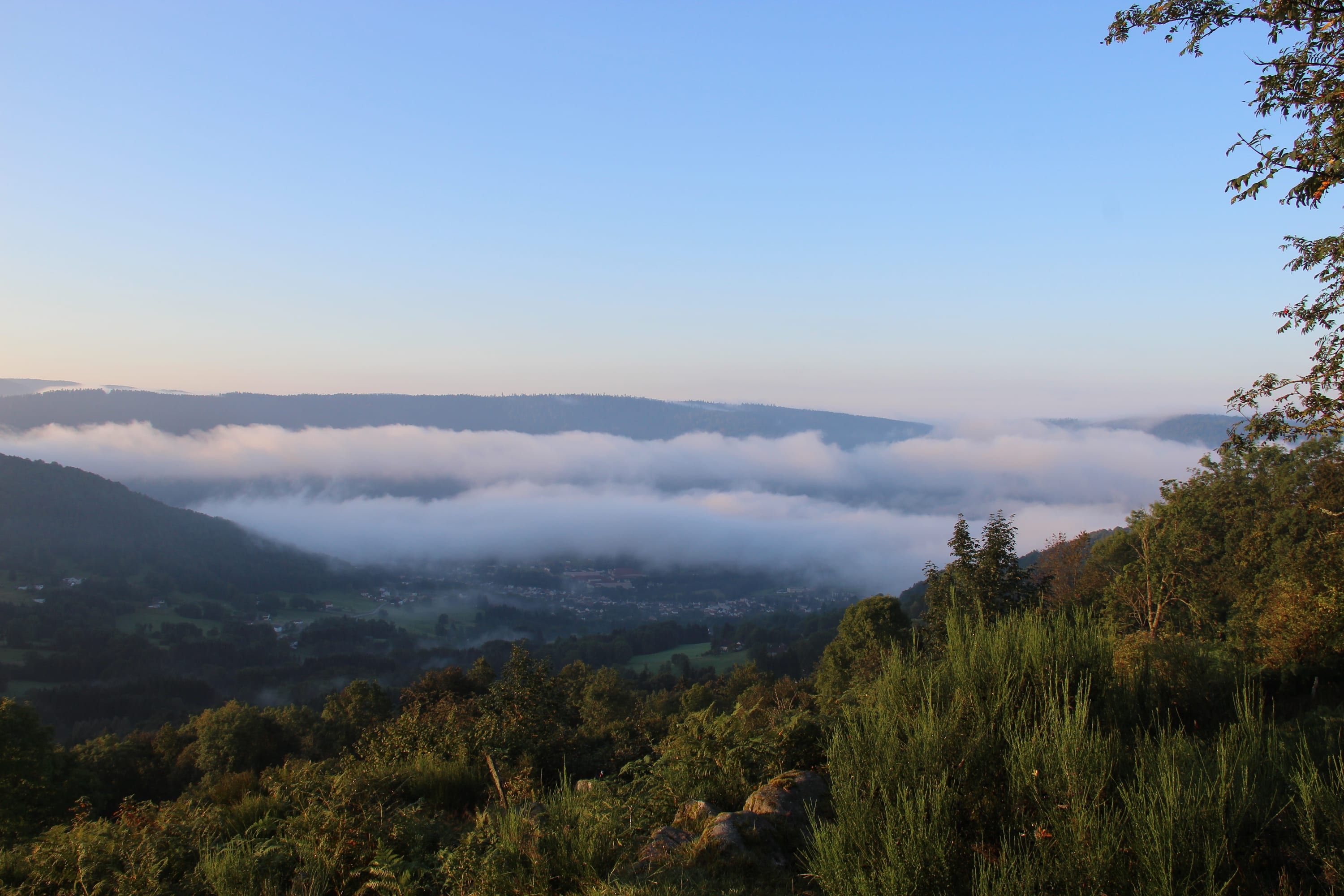 Mer de nuages au petit matin