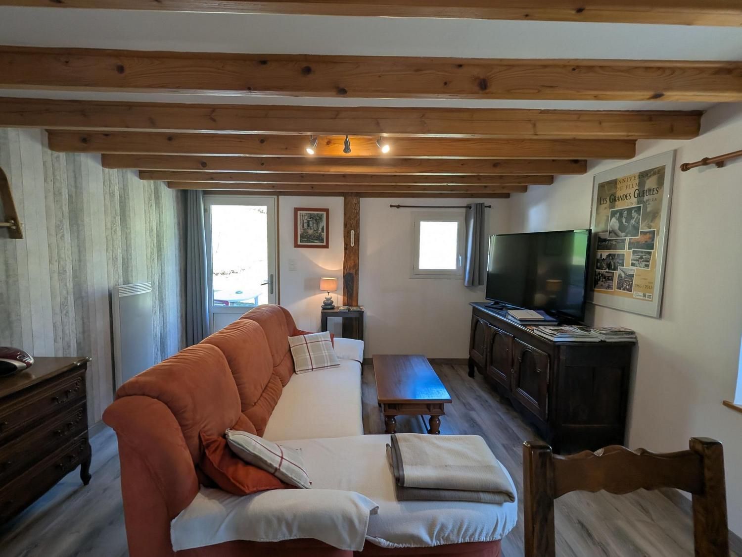 Le salon, côté fenêtres